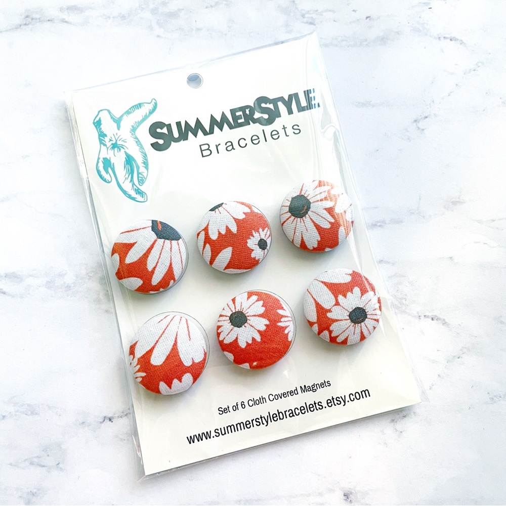 Coral Daisy Cloth Button Magnet Set